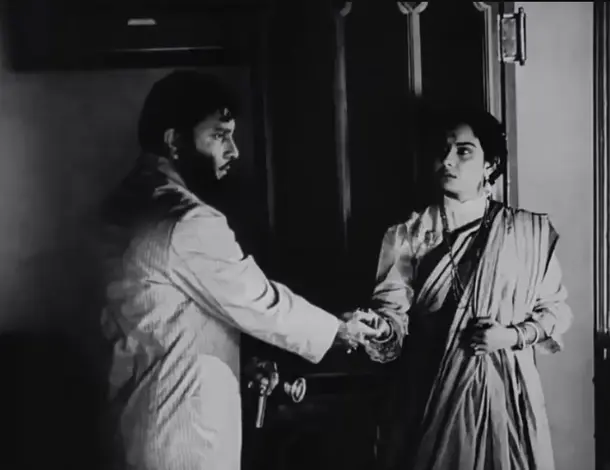 Ambigious and complex emotions between wife and husband. Last frame of the movie